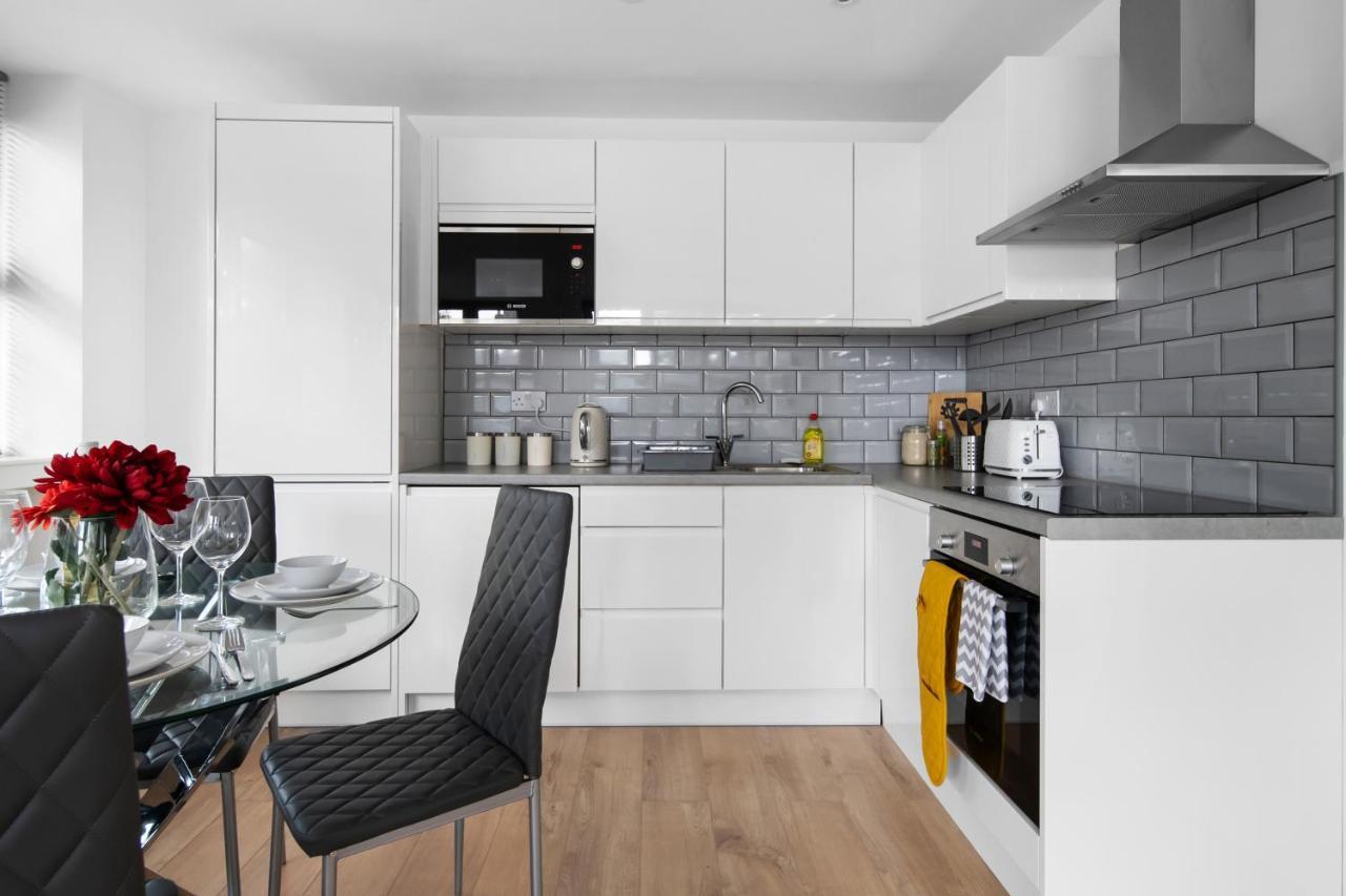 Livestay-Modern Apartments Building In Aylesbury Aylesbury  Buitenkant foto